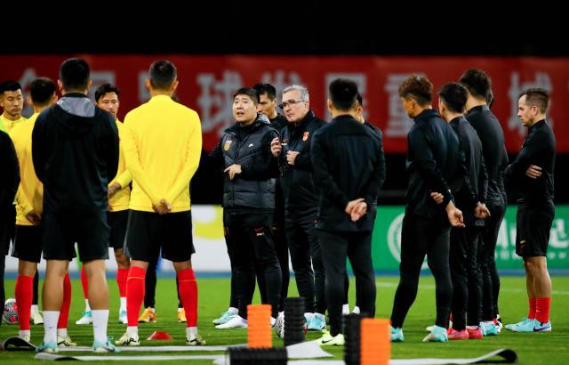 开云体育APP下载-伊万科维奇“履新”:两战以我为主 全力以赴拿到6分